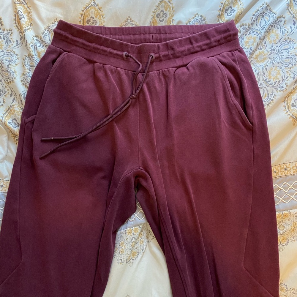 Alphalete Joggers